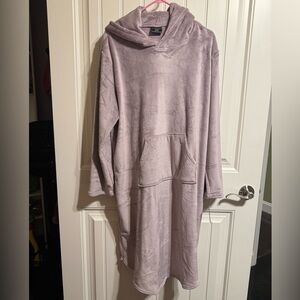 32 degrees Plush Lavender/pink Hooded long Sweatshirt
